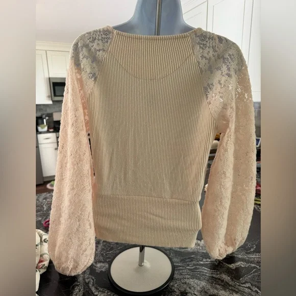 Anthropology V neck top S - Picture 2 of 8